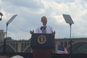 Obama giving speech, image from student internship